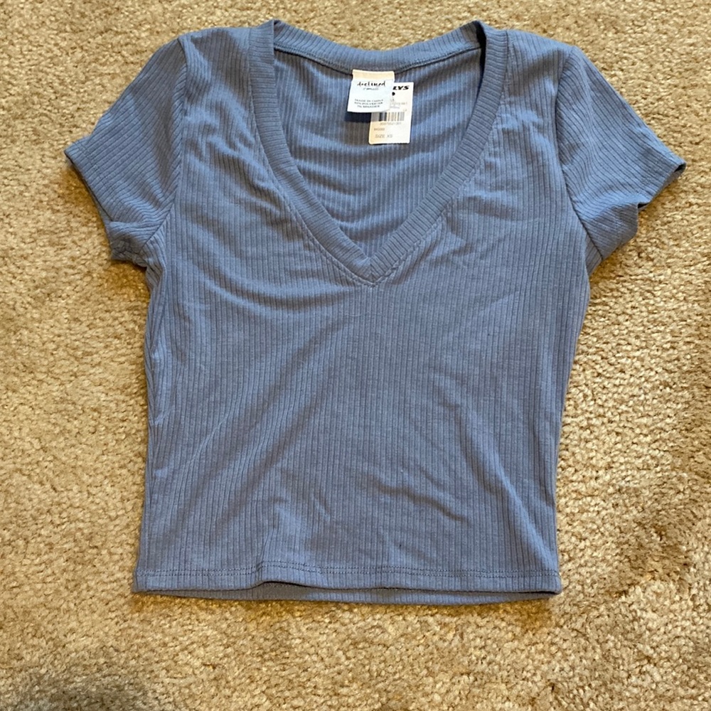 Tillys Blue cropped tee